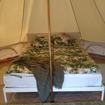 Luxury tent Ruustinnan Telttamajoitukset Saarijarvi